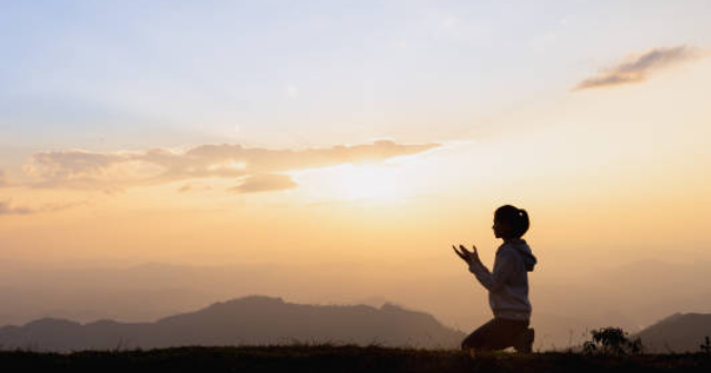 An Uplifting Evening Prayer for Thankfulness and Gratitude Tonight
